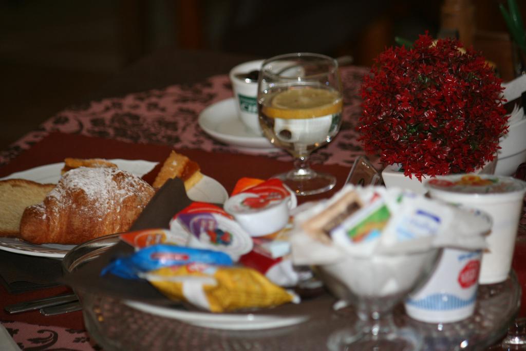 Hotel Anna Terracina Bagian luar foto