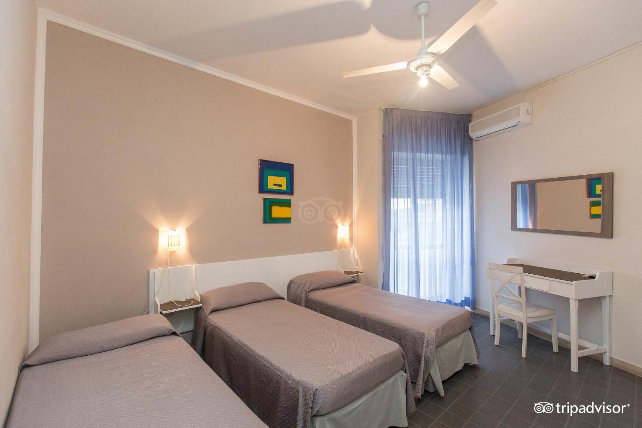 Hotel Anna Terracina Bagian luar foto