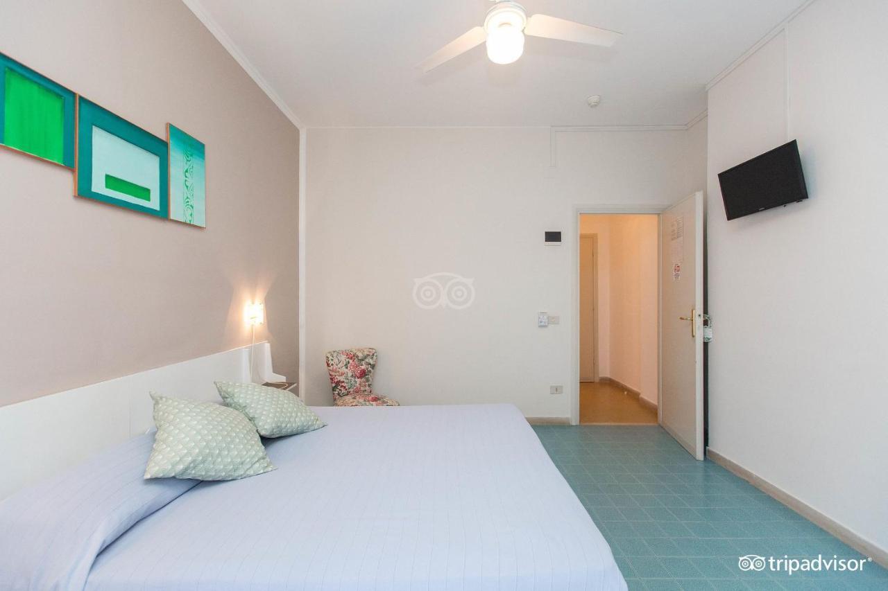 Hotel Anna Terracina Bagian luar foto