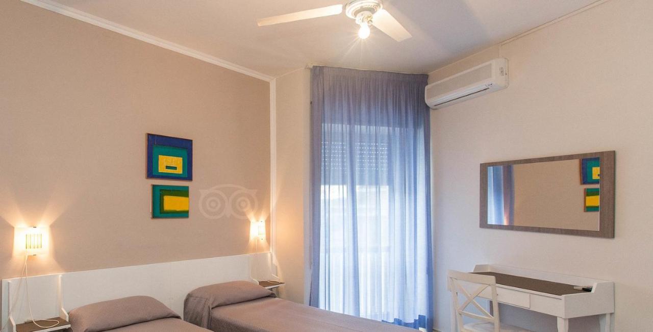 Hotel Anna Terracina Bagian luar foto