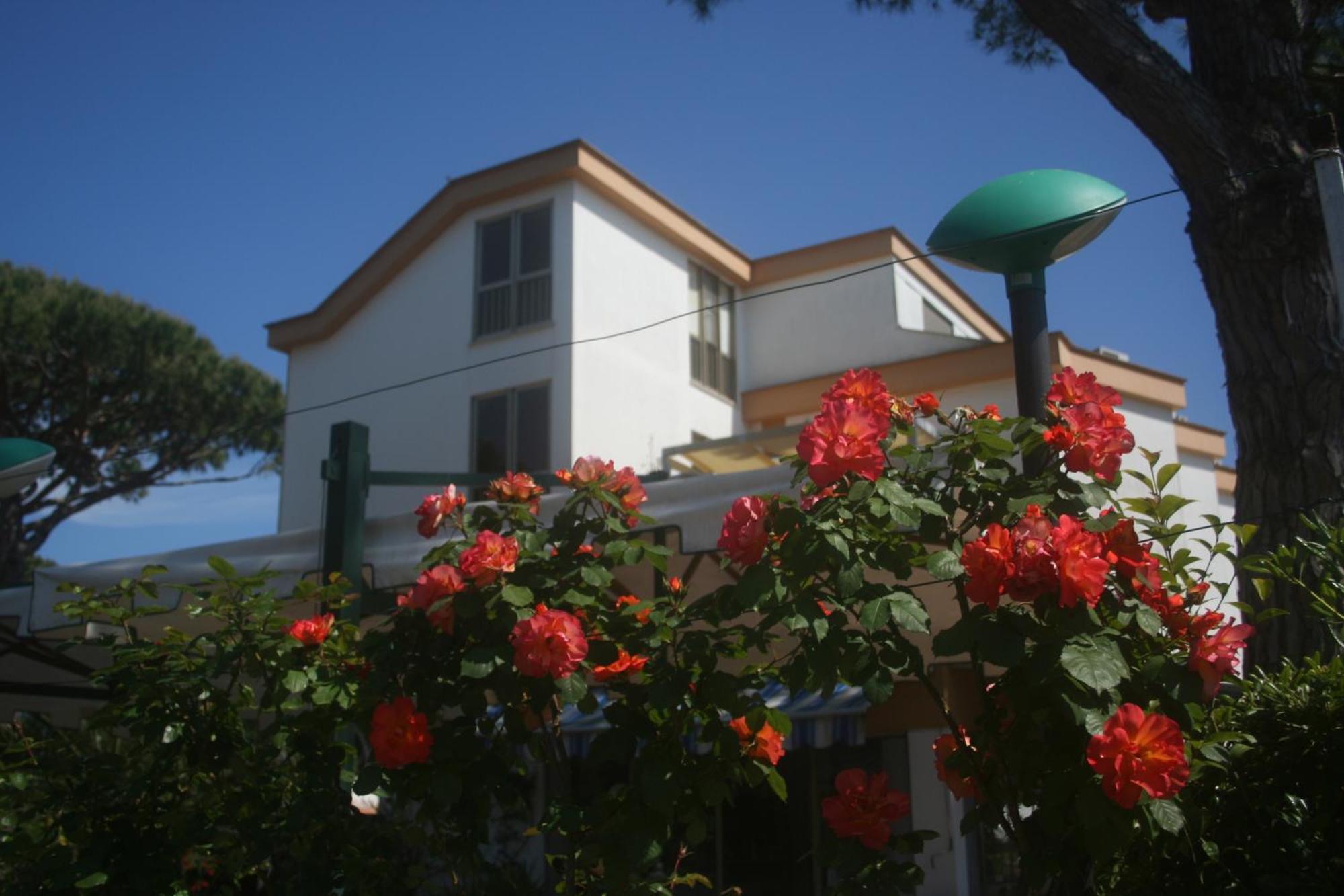Hotel Anna Terracina Bagian luar foto