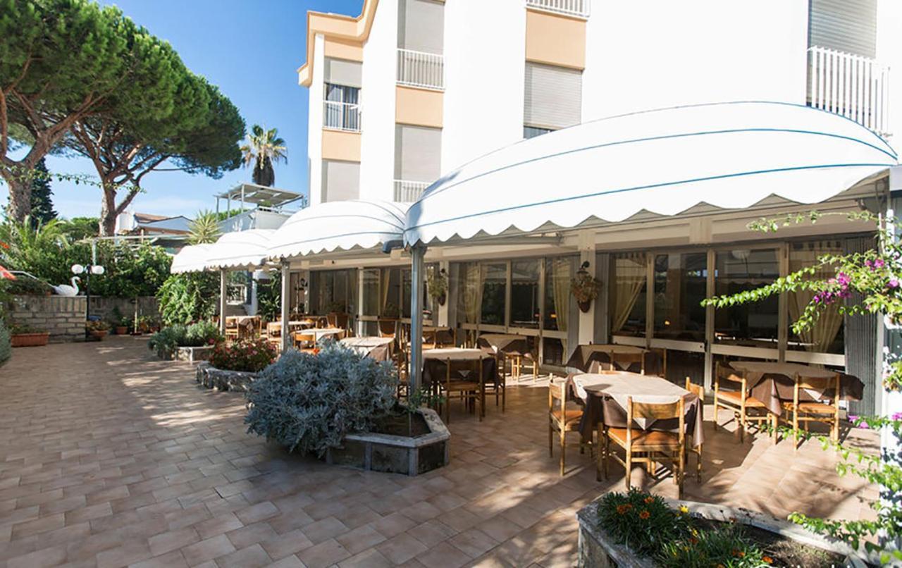 Hotel Anna Terracina Bagian luar foto