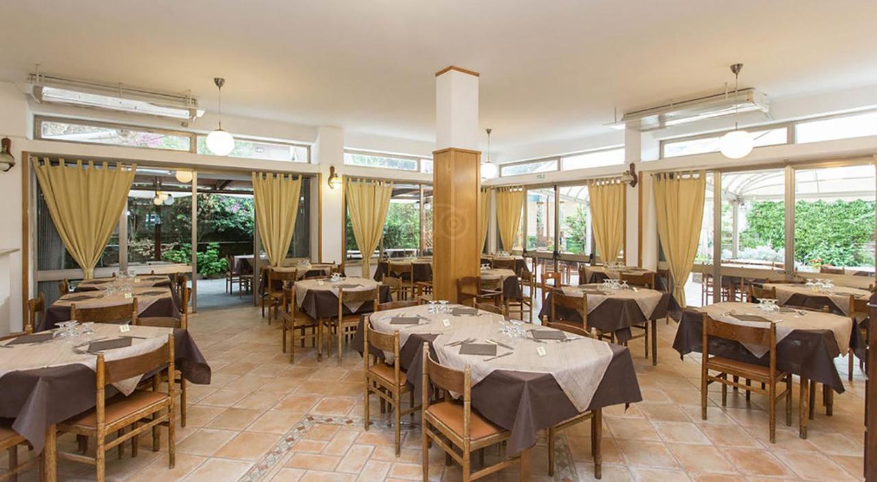 Hotel Anna Terracina Bagian luar foto